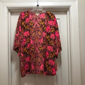 Beautiful NWT Gianni Bini Kimono - Size Medium